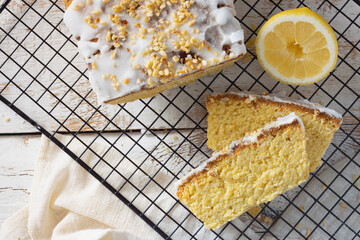 Lemon cake with icing from erythritol keto recipe