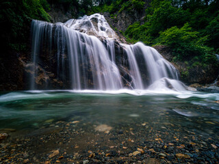 Obraz premium 夏の姥ヶ滝の美しい風景