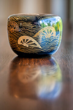 Japanese Traditional Lacquer Wooden Tea caddy Genji-guruma makie (cart wheel design) Natsume, used in the tea ceremony
