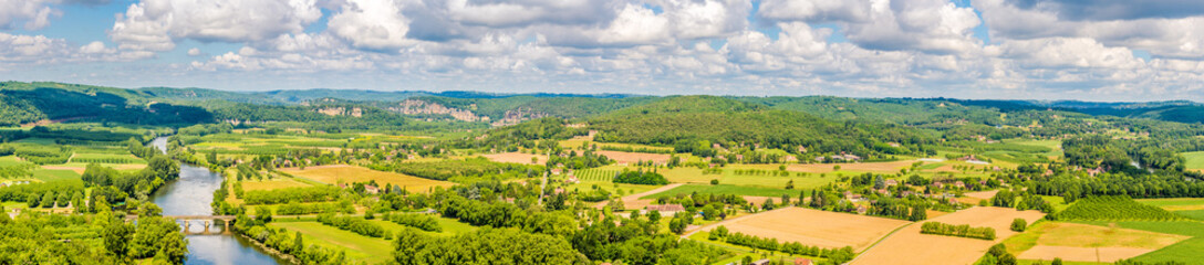 Fototapeta na wymiar Panoramic view to the countryside from village Domme in France