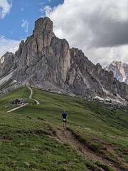 Fototapeta na wymiar Trailrunning Giau Pass Hochalppass, Passo di Giau popular travel destination in the Dolomites, Dolomite, Italy