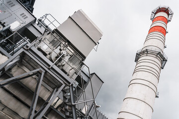 Generator set with a chimney at a power plant