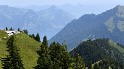 Fototapeta na wymiar lac des quatre-cantons vu du stanserhorn