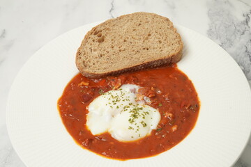 shakshuka with toast