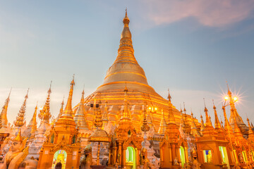 shwedagon pagoda - 451049123