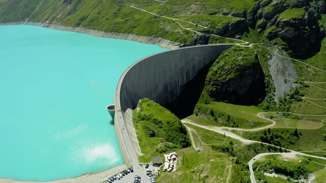 Landscape and nature at Lac de Moiry and the glacier.