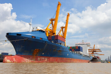 shipping cargo - 451056702