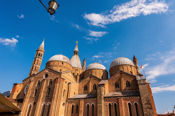 Fototapeta na wymiar Basilica of Saint Anthony in Padua on a summer day, Veneto. Italy. 