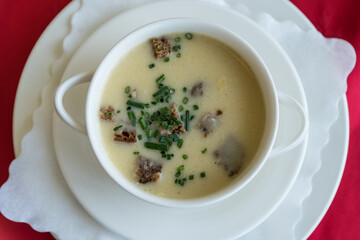 vegetarische Cremesuppe - Knoblauchsuppe