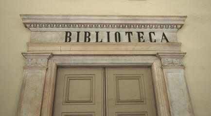 Obraz premium biblioteca (library) sign