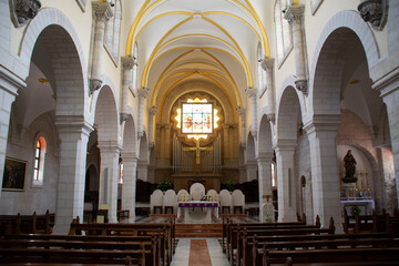 Fototapeta premium interior of the church of the holy sepulchre
