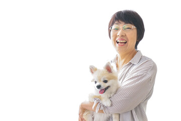 犬を買うシニア女性