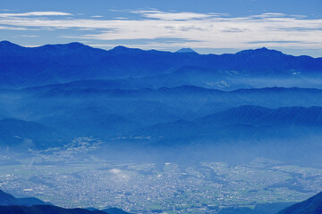 千畳敷カールから望む富士山と駒ヶ根市