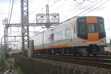 Fototapeta na wymiar 近畿日本鉄道の特急電車