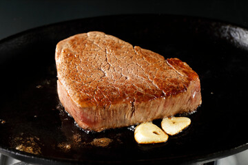 鉄板で焼いた国産黒毛和牛のヒレステーキ　Grilled Wagyu fillet steak