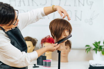 Hairstyling Education - Course for Hairdressers, Mannequin Head