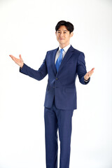자신감 자득한 20대의 청년 직장인