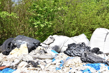 dzikie wysypisko śmieci, katastrofa ekologiczna,