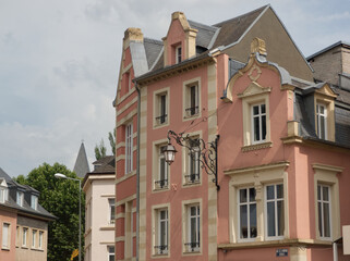 Fototapeta na wymiar A pink facade perspective in Echternach
