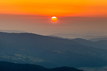 Wschód słońca w górach  © Kacper