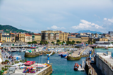 Fototapeta na wymiar Port of Donostia in San Sebastián, Spain