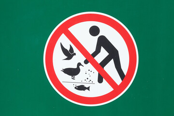 Schild  Vögel füttern verboten