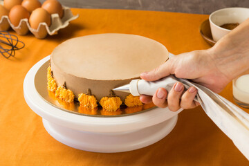 Cake decoration for Halloween party. Step by step. Step 4 Pumpkins