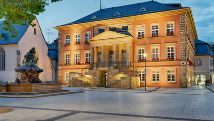 Rathaus Detmold Marktplatz beleuchtet - 451221563