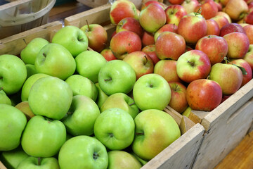 fresh apples for sale in market