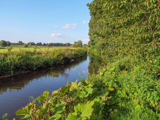 Der kleine Fluß Aa im westlichen Münsterland