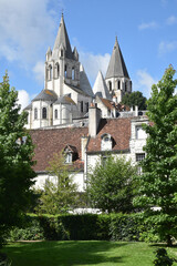 Fototapeta na wymiar Tours de la collégiale Saint-Ours de Loches en Touraine, France