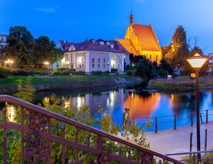 Fototapeta na wymiar Bydgoszcz. City embankment along the river at sunrise