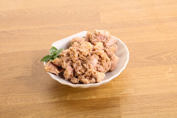 Canned tuna fish with oil