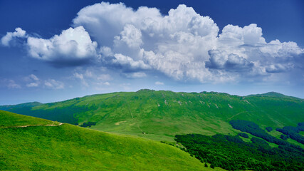 Fototapeta na wymiar Widok z góry Tarnica w Bieszczadach