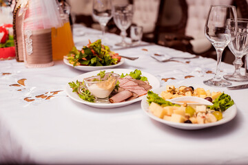served table in restaurant