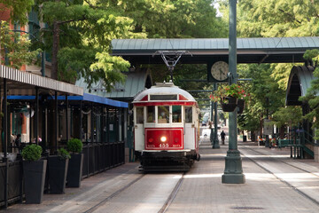 Fototapeta na wymiar Downtown Vintage Trolley in Memphis Tennessee