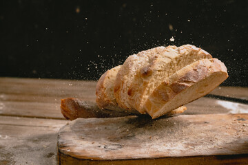 Rodajas de pan en el aire 