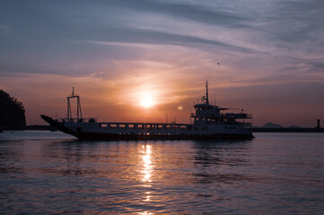 Fototapeta premium 석양과 바다