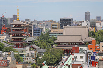 浅草寺　本堂と五重塔