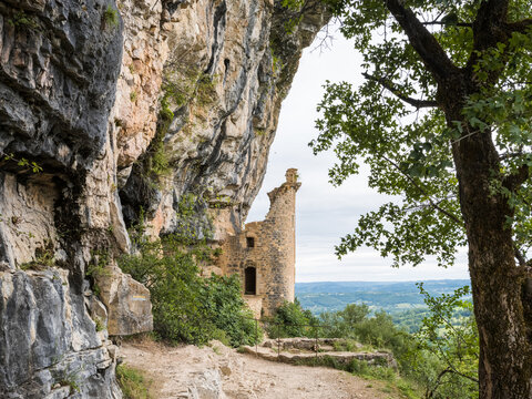 Ch&acirc;teau des anglais &agrave; Autoire dans le d&eacute;partement du Lot