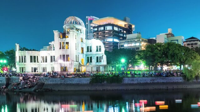Hiroshima - 6 August lantern ceremony