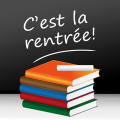 C'est la rentrée ! Texte en français sur tableau noir d'école. Illustration vectorielle.