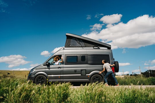 Travelers having problem with camper van