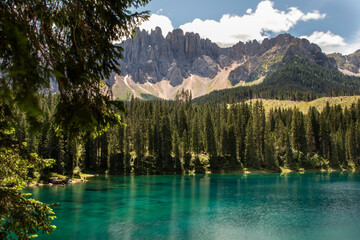 La magia del Lago di Carezza, Dolomitas © Alejandro