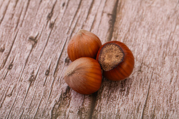 Obraz premium Hazelnut heap isolated over background