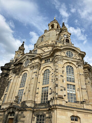 Fototapeta na wymiar Historische Dresdner-Frauenkirche - Die Frauenkirche in Dresden (Kirche Unserer Lieben Frau)