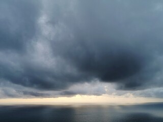 Obraz premium clouds over the sea