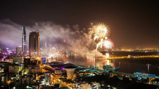 TET - CHINESE NEW YEAR FIREWORKS - HO CHI MINH CITY, VIETNAM