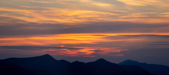 Fototapeta na wymiar Sunset panorama in the Carpathian mountains in summer, beautiful landscape