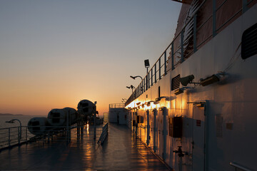 Fähre im Sonnenuntergang, Ancona